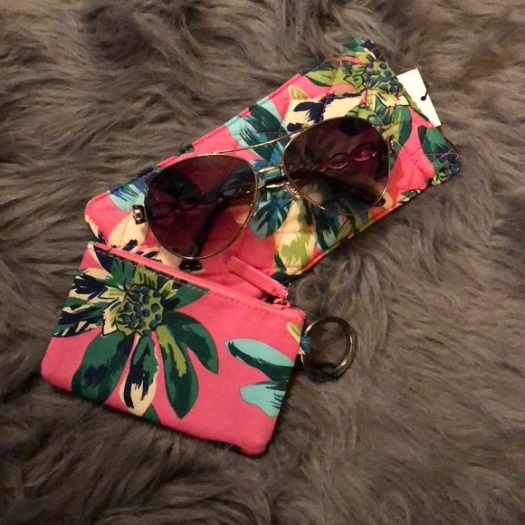 Vera Bradley Handbags - NWT!! 💗 VERA BRADLEY Sunglass Holder & ID Case